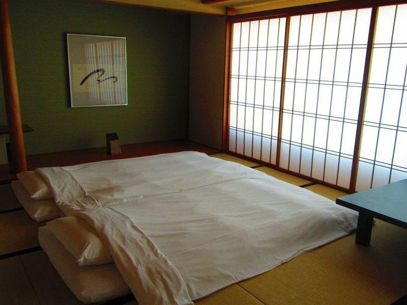 Keisei Hotel Miramare Тиба Экстерьер фото